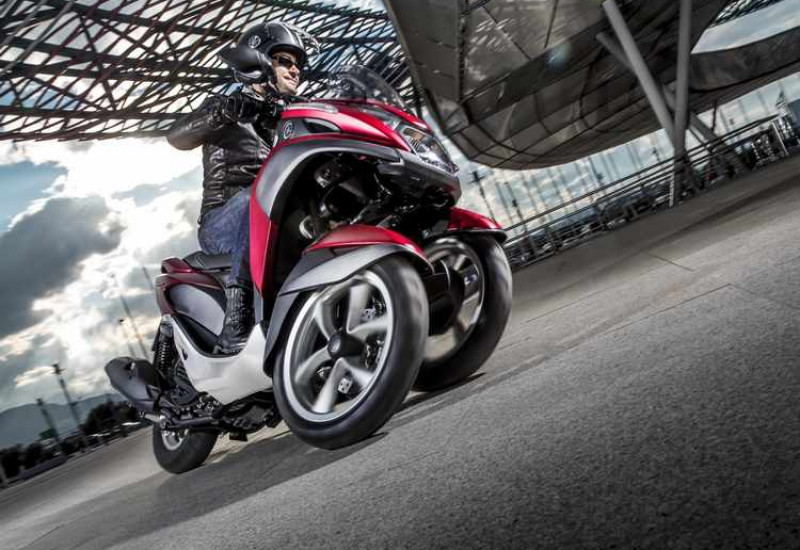 moto con 3 ruedas Yamaha Tricity 125