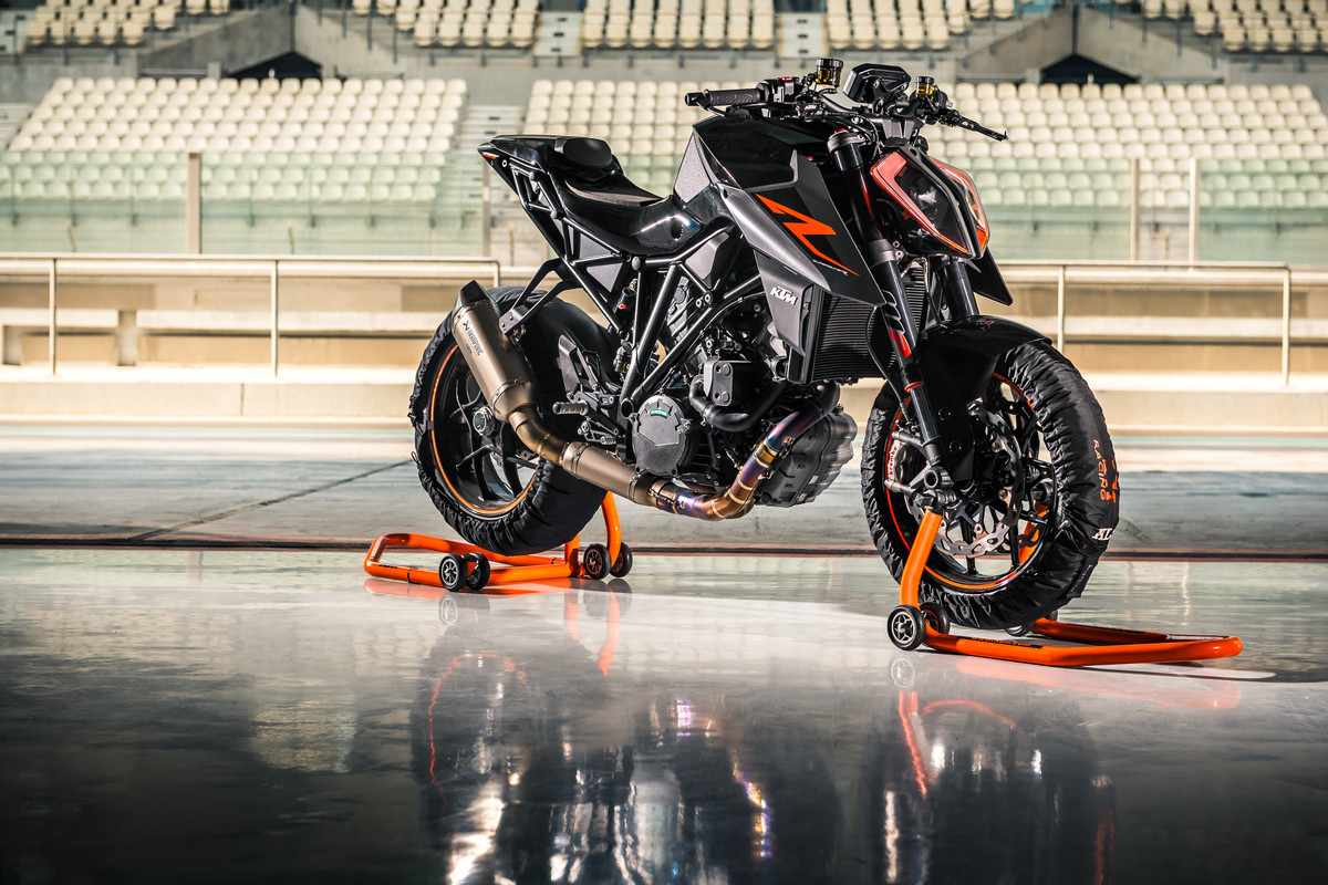 super duke 1290 black