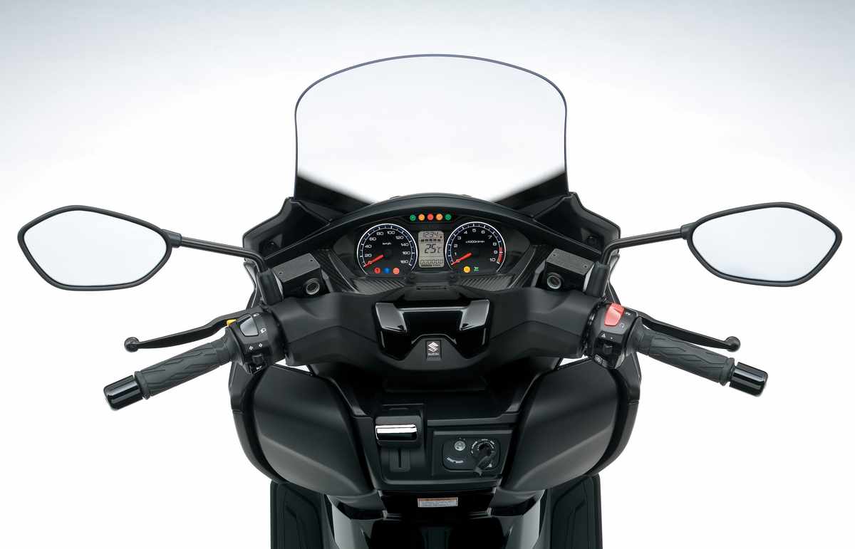 Labelbike 3D Gel Passenger Foot Protectors For Suzuki Burgman 400 2017-2023 - Italy