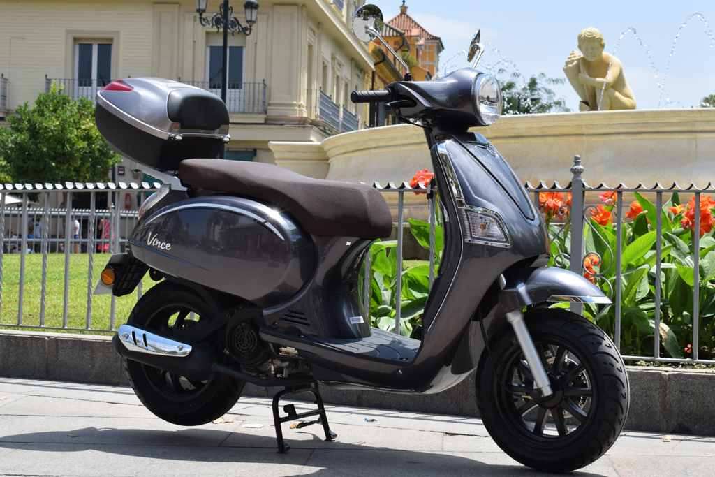 MH Motorhispania Vince 125 scooter retro moto motocicleta