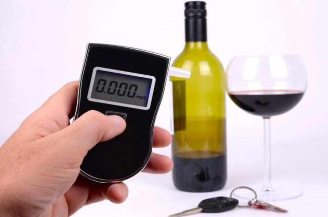 La DGT estudia implantar la tasa de alcohol 0,0 en los motoristas