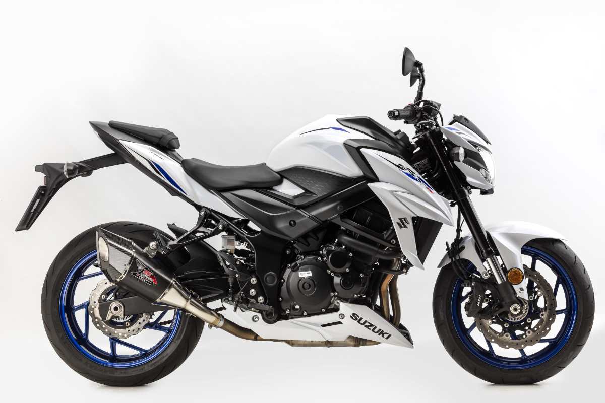 Suzuki GSX S750 Prueba Ficha T cnica Y Opiniones Suzuki GSX S750 Prueba Ficha T cnica Y Opiniones