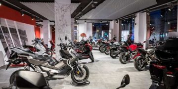 El concesionario Moto Valencia abre sus nuevas y espectaculares instalaciones