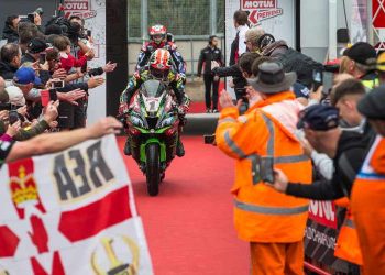 SBK Donington 2019 - Jonathan Rea domina y aumenta su ventaja en la general