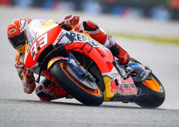 Marc Márquez ha logrado una estratosférica pole con neumáticos slicks en un circuito de Brno aún mojado. - © MotoGP
