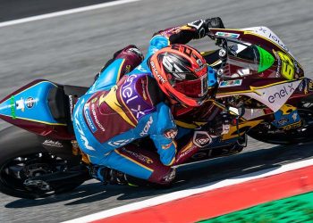 Mike Di Meglio se ha anotado la E-Pole de la Copa del Mundo de MotoE en Austria por sólo 11 milésimas.