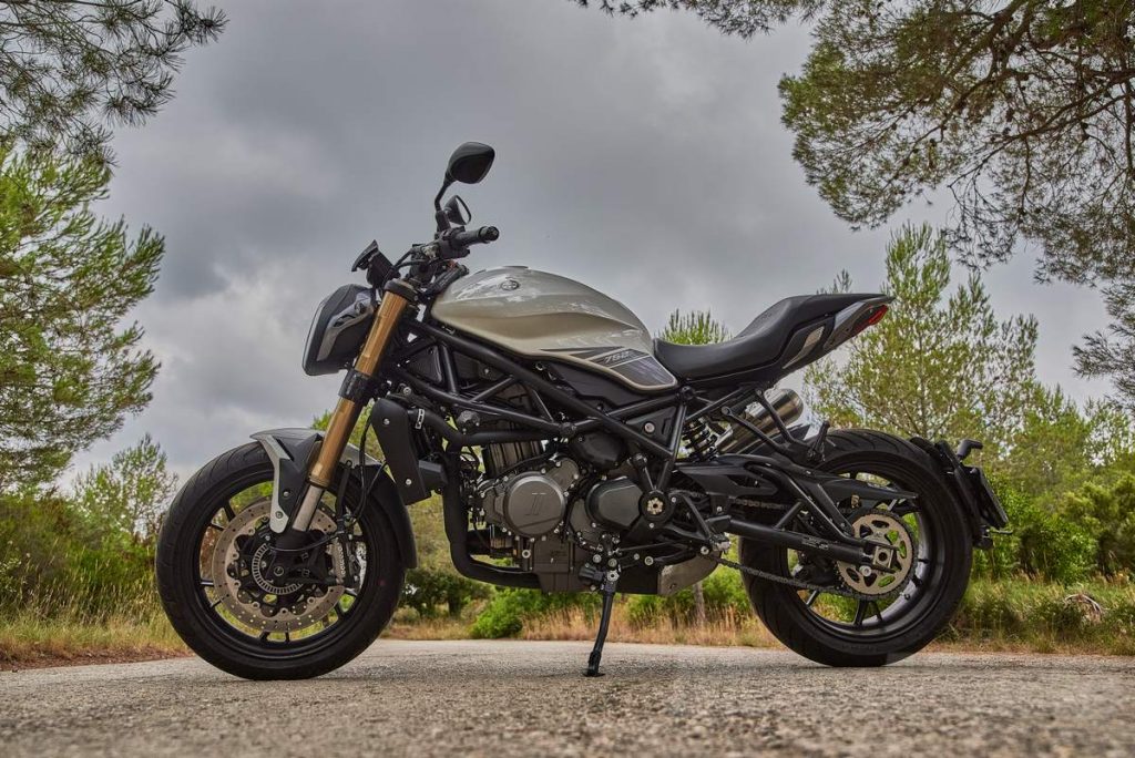 Benelli 752S 2022 Prueba, Precio y Ficha Técnica