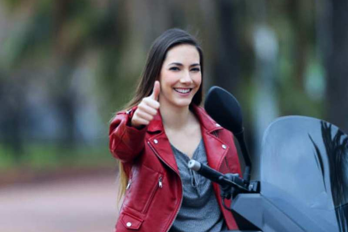 ¿Cómo puedo reducir el precio de la prima de mi seguro de moto o scooter?