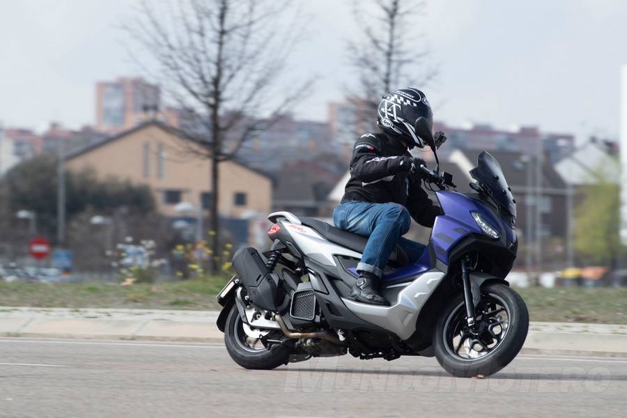 Prueba Aprilia SR GT 125