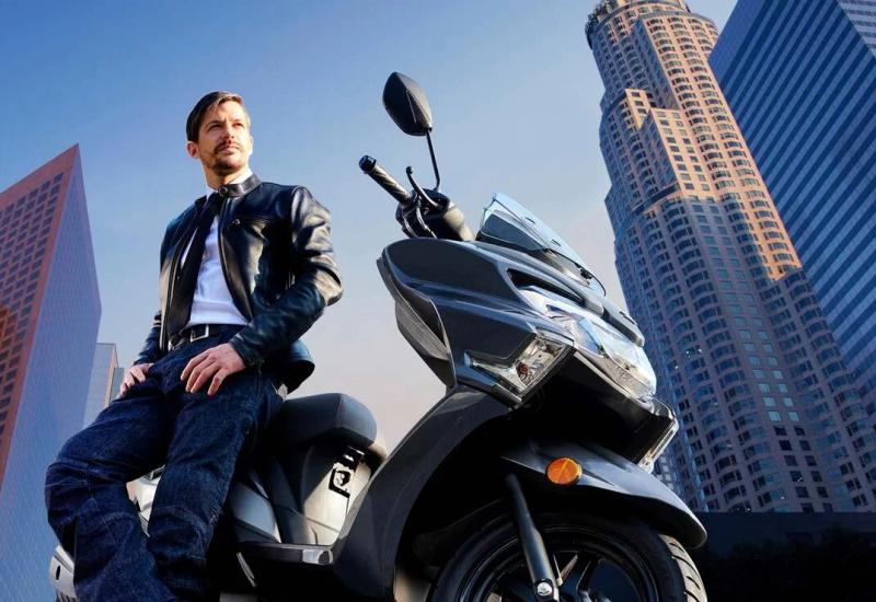 Suzuki-Burgman-125-Street-EX-portada