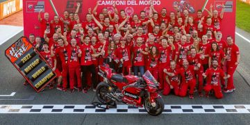 Pecco Bagnaia y Ducati han logrado el título de pilotos, equipos y marcas, para gloria de toda Italia.