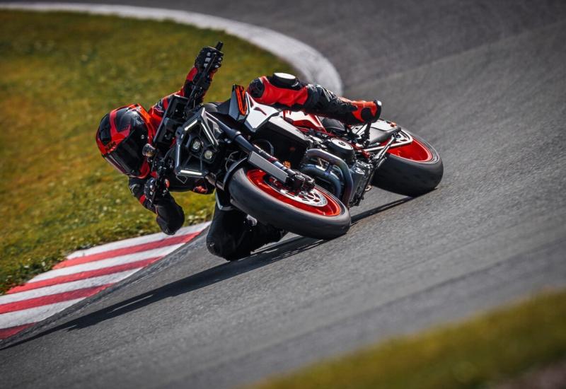 ktm-990-duke-r-2025-6