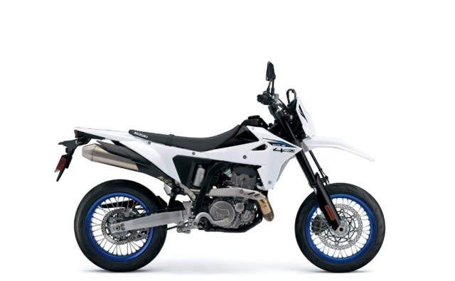 suzuki-dr-z4sm-2025-port-2
