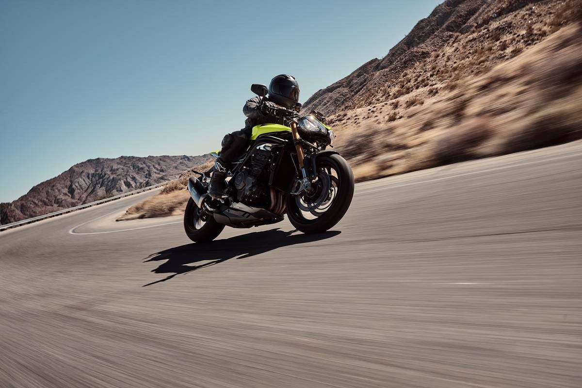 triumph-speed-triple-1200-rx-2025-4