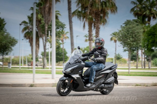 prueba-kymco-super-dink-gt-125-2025-10