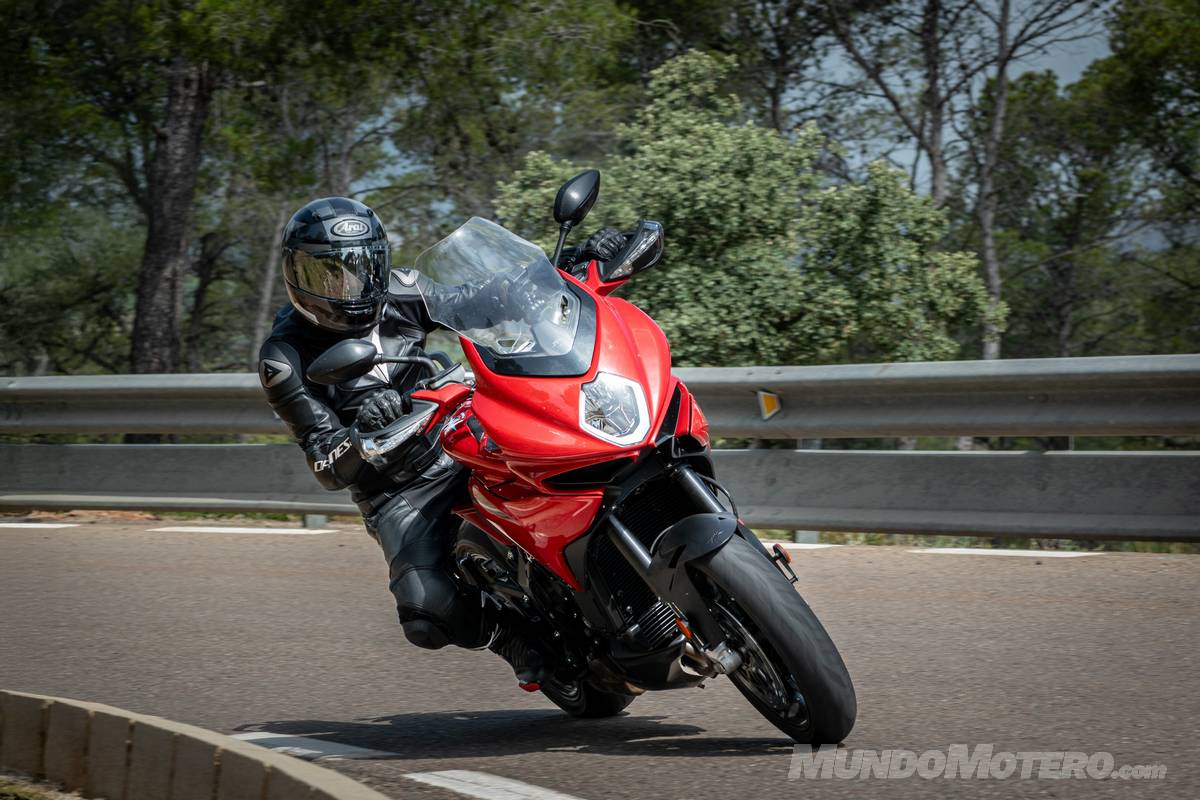 Prueba MV Agusta Turismo Veloce R