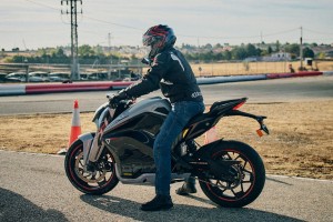 prueba-ultraviolette-f77-mach2-superstre-6