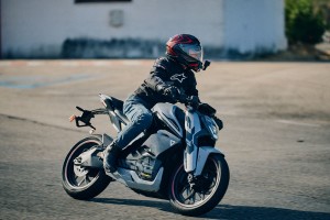 prueba-ultraviolette-f77-mach2-superstre-8