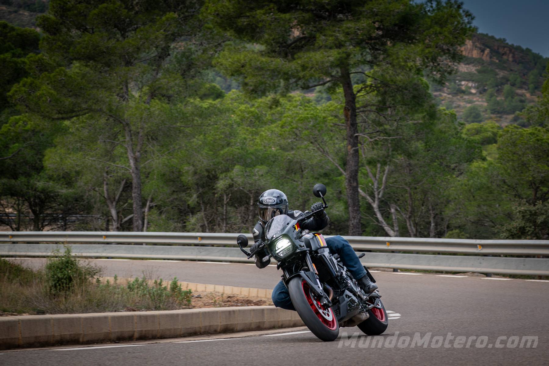 Prueba Suzuki GSX-8TT