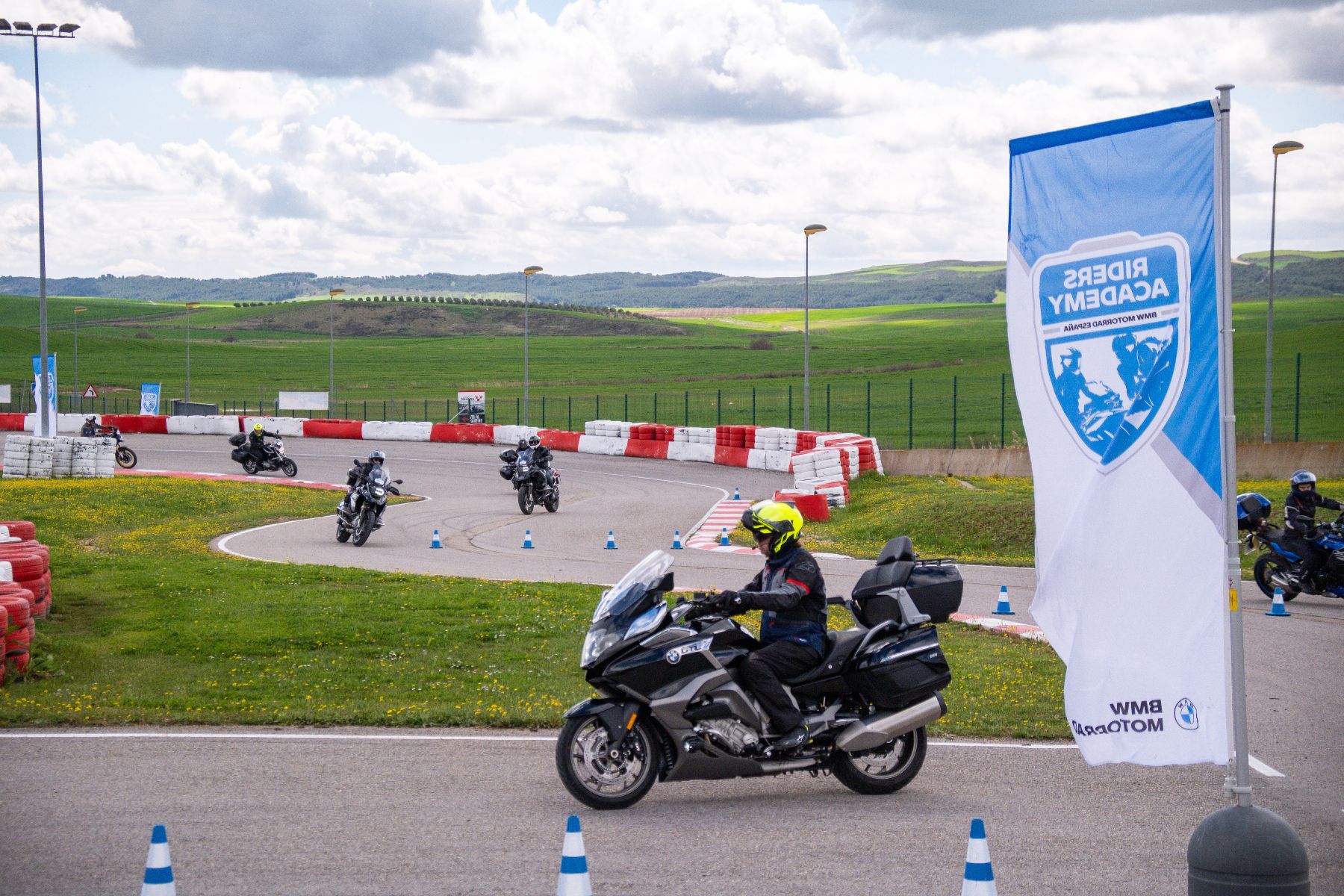 BMW Motorrad Riders Academy 2026: calendario y novedades