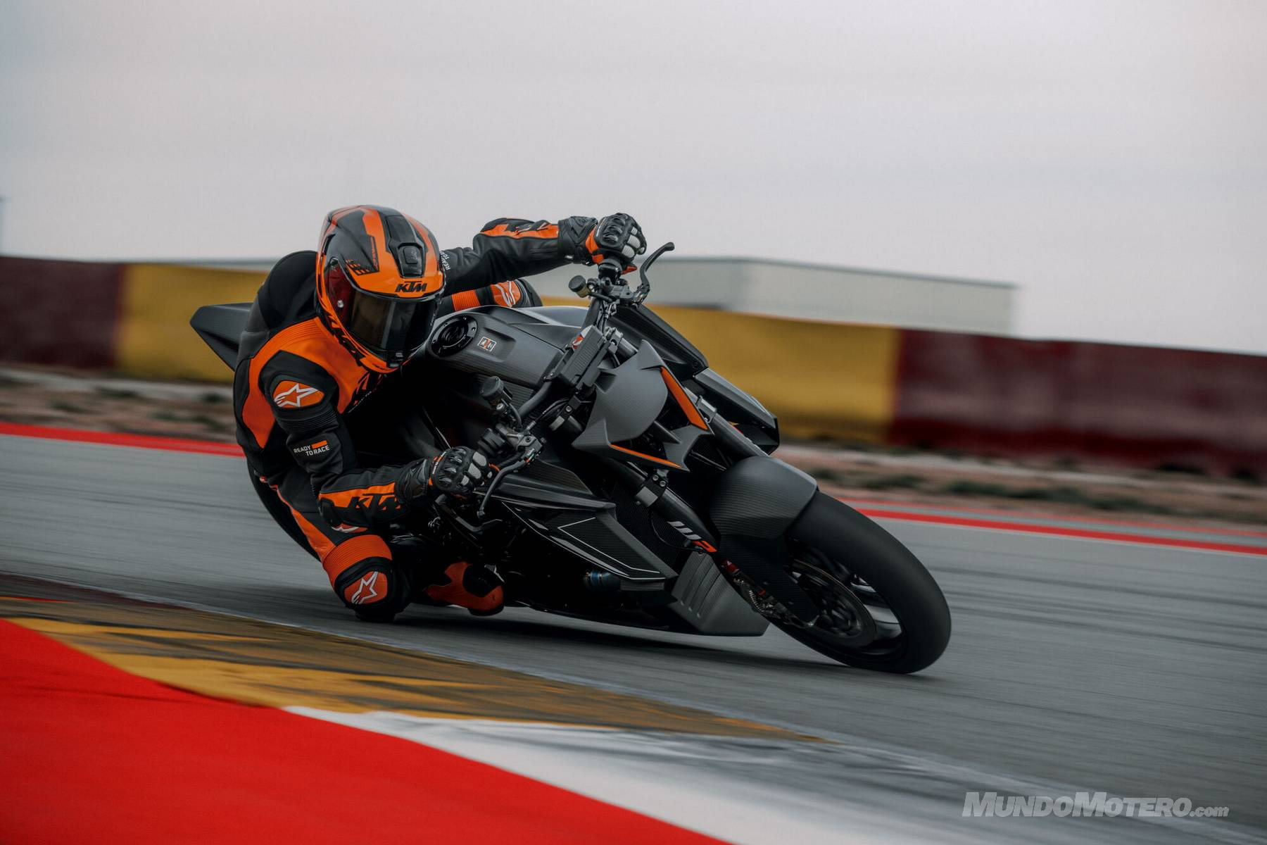KTM 1390 SUPER DUKE RR TRACK 2026: la Duke más radical jamás creada nace para vivir solo en circuito