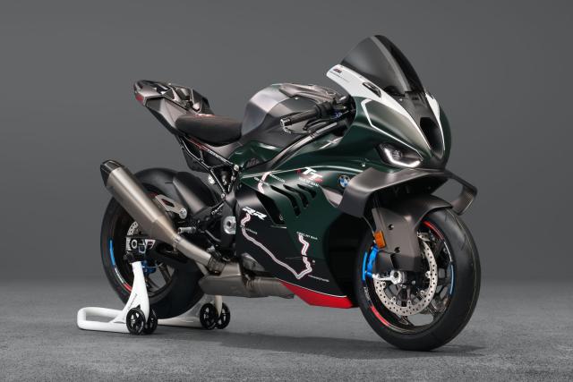 bmw-m-1000-rr-limited-edition-isle-of-man-tt-2026