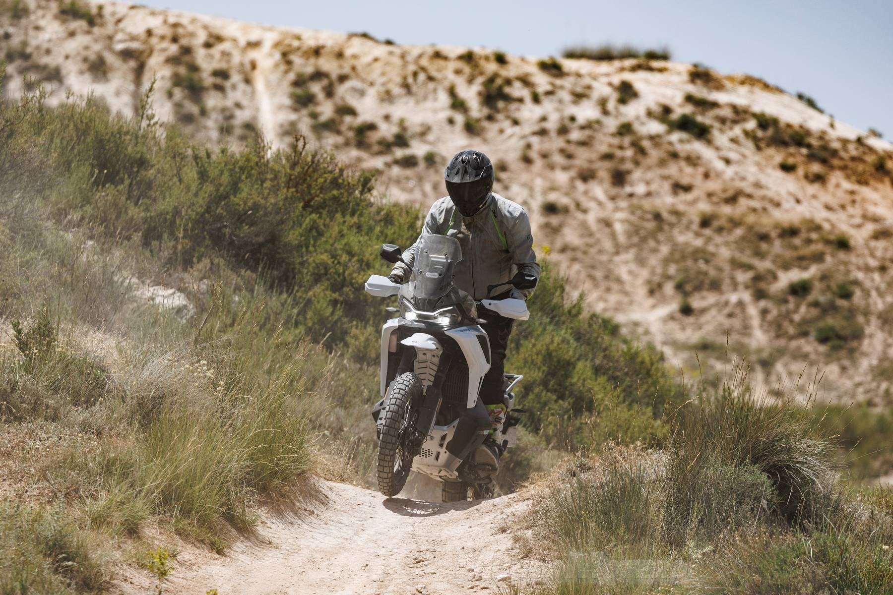 Prueba CFMoto 1000MT-X - Opiniones, precio y ficha técnica