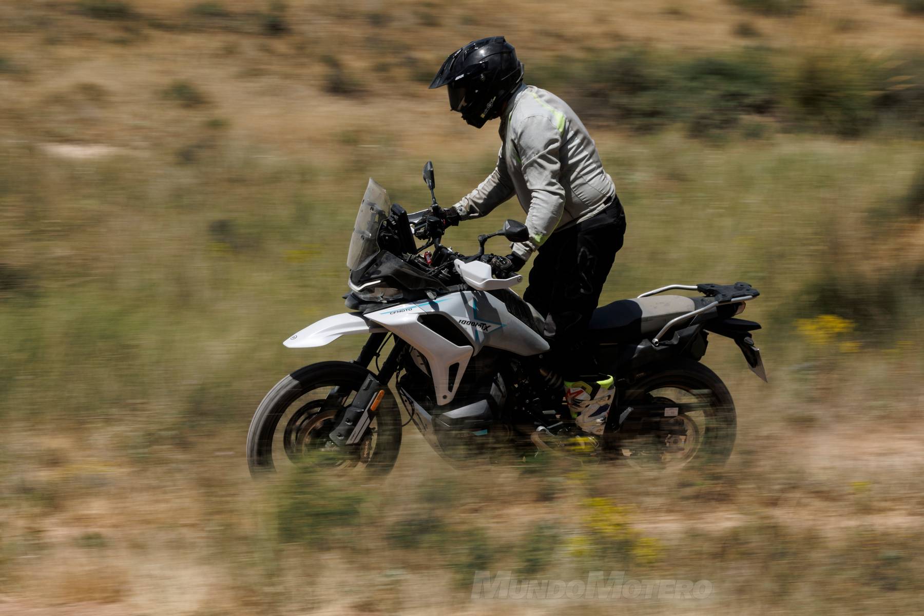 Prueba CFMoto 1000MT-X - Opiniones, precio y ficha técnica