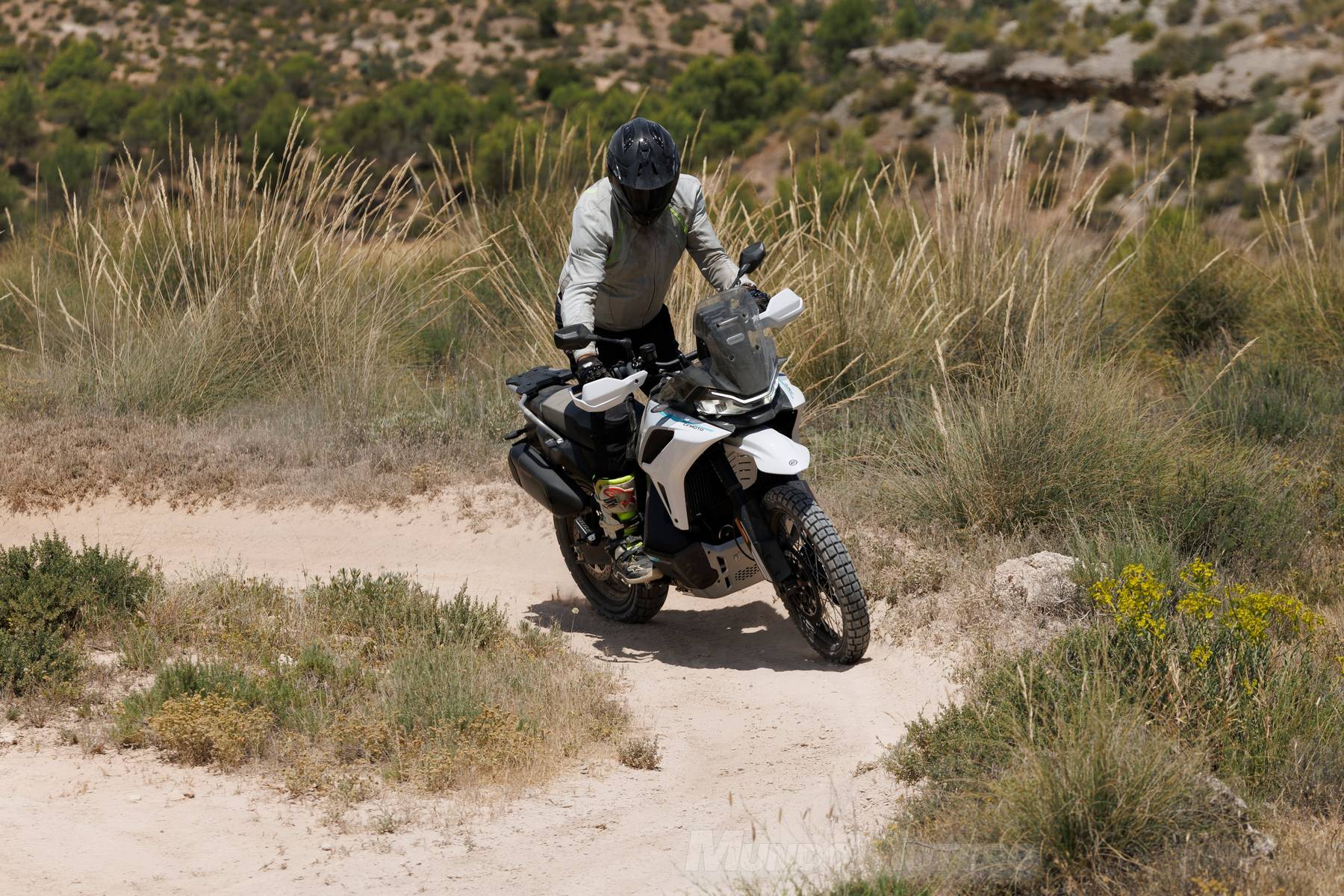Prueba CFMoto 1000MT-X - Opiniones, precio y ficha técnica