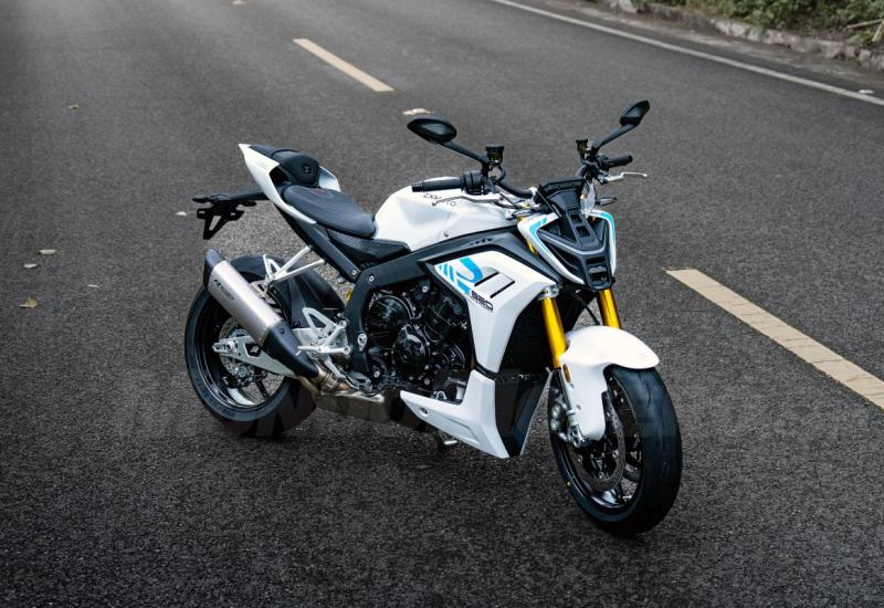 zxmoto-820r-2027